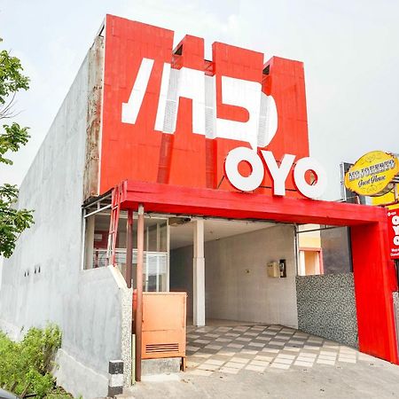 Oyo 425 Mojokerto Guesthouse Екстер'єр фото