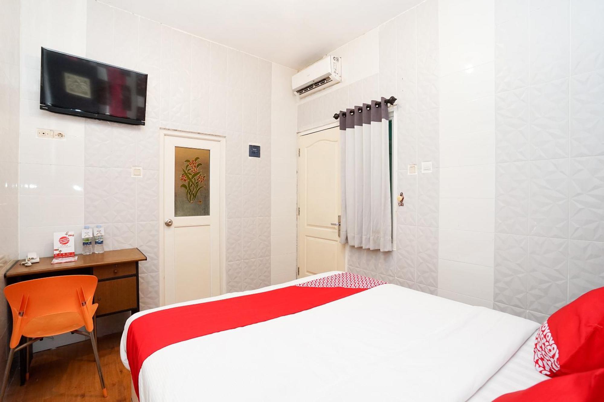 Oyo 425 Mojokerto Guesthouse Екстер'єр фото
