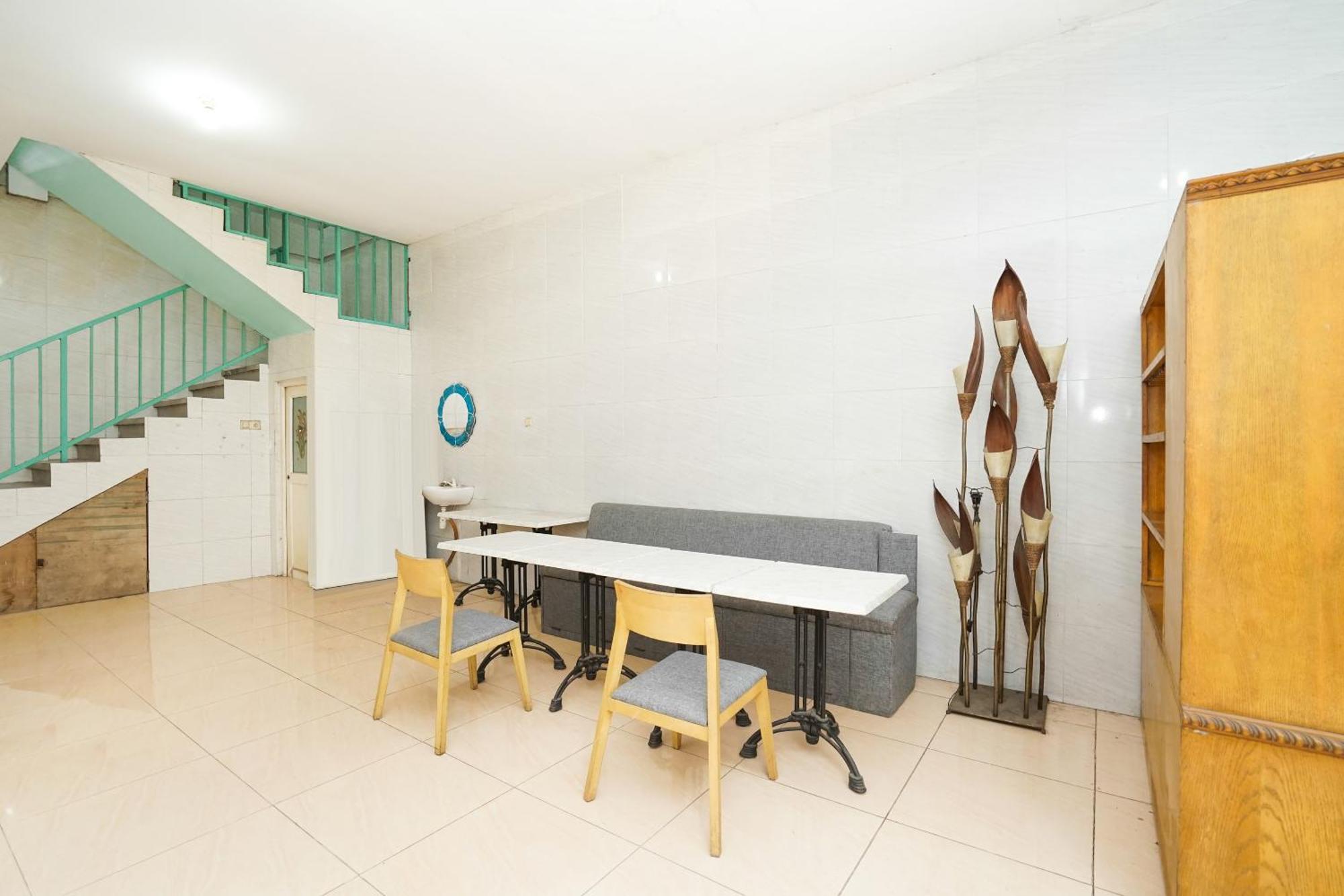 Oyo 425 Mojokerto Guesthouse Екстер'єр фото