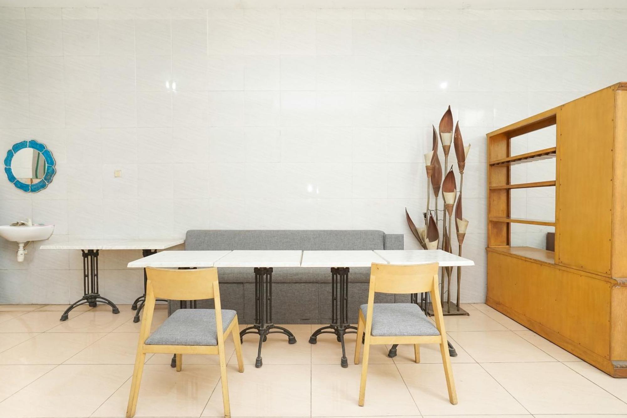 Oyo 425 Mojokerto Guesthouse Екстер'єр фото
