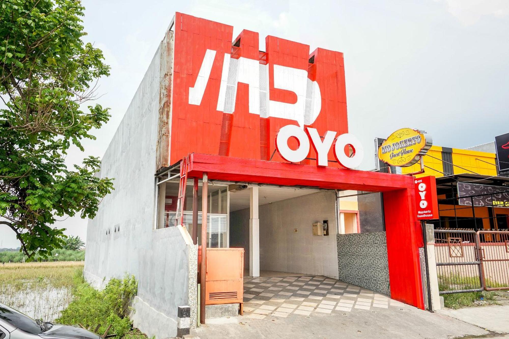 Oyo 425 Mojokerto Guesthouse Екстер'єр фото