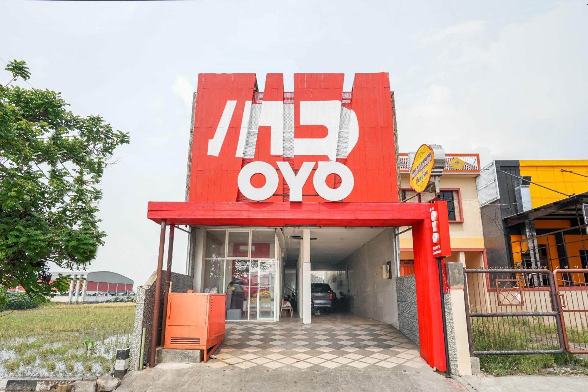 Oyo 425 Mojokerto Guesthouse Екстер'єр фото
